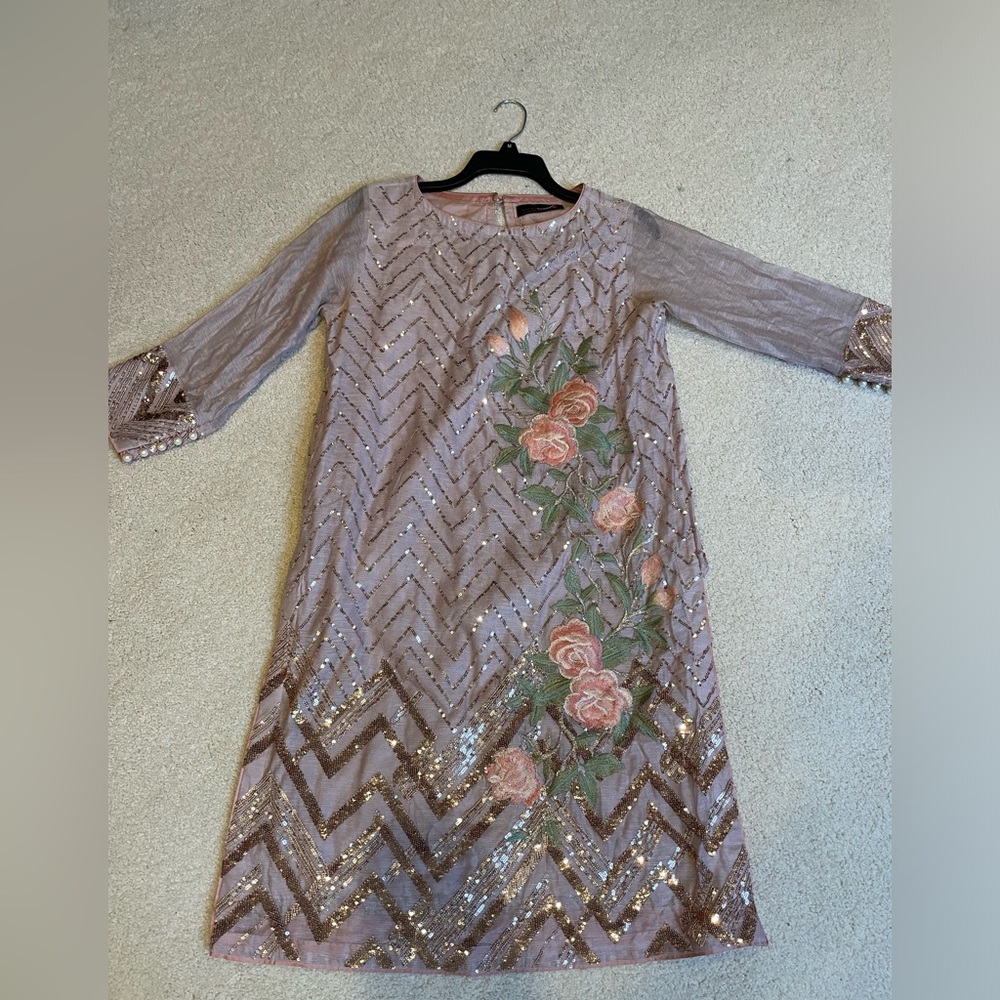 Khadi Khaas Sequined Embroidered Kameez With Sheer Sleeves